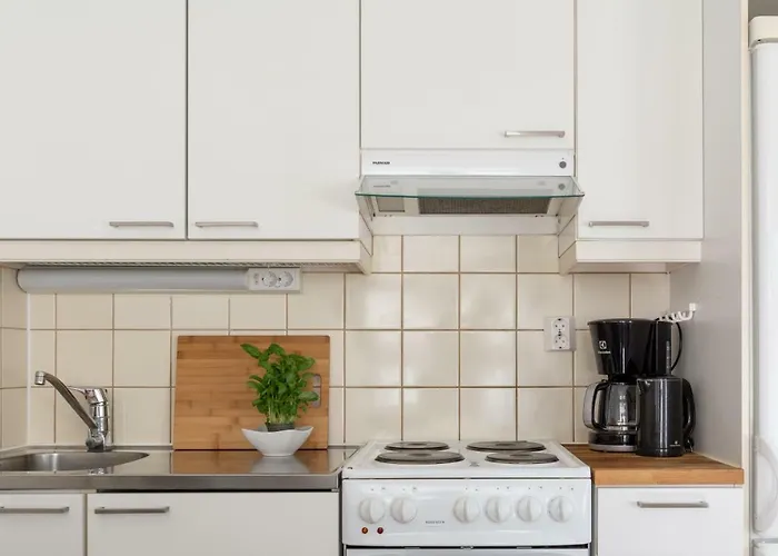 Torget Laensiportti *